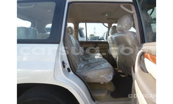 Acheter Import Voiture Toyota Land Cruiser Blanc à Import - Dubai, Barh el Gazel Acheter Import Voiture Toyota Land Cruiser Blanc à Import - Dubai, Barh el Gazel