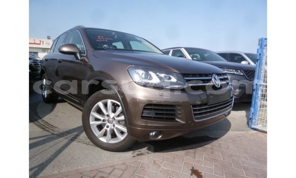 Acheter Import Voiture Volkswagen Touareg Marron à Import - Dubai, Barh el Gazel