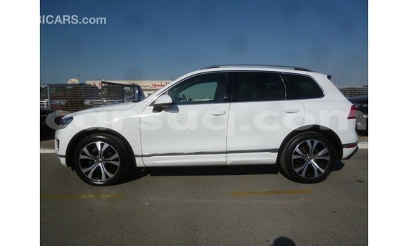 Acheter Import Voiture Volkswagen Touareg Blanc à Import - Dubai, Barh el Gazel Acheter Import Voiture Volkswagen Touareg Blanc à Import - Dubai, Barh el Gazel