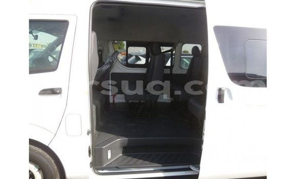 Acheter Import Voiture Toyota Hiace Blanc à Import - Dubai, Barh el Gazel Acheter Import Voiture Toyota Hiace Blanc à Import - Dubai, Barh el Gazel