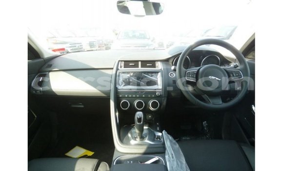 Acheter Import Voiture Jaguar E-Pace Blanc à Import - Dubai, Barh el Gazel Acheter Import Voiture Jaguar E-Pace Blanc à Import - Dubai, Barh el Gazel