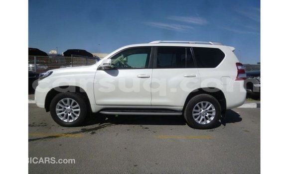 Acheter Import Voiture Toyota Prado Blanc à Import - Dubai, Barh el Gazel Acheter Import Voiture Toyota Prado Blanc à Import - Dubai, Barh el Gazel