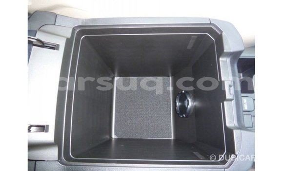 Acheter Import Voiture Toyota Prado Blanc à Import - Dubai, Barh el Gazel Acheter Import Voiture Toyota Prado Blanc à Import - Dubai, Barh el Gazel