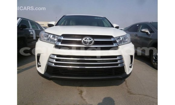 Acheter Import Voiture Toyota Kluger Blanc à Import - Dubai, Barh el Gazel Acheter Import Voiture Toyota Kluger Blanc à Import - Dubai, Barh el Gazel