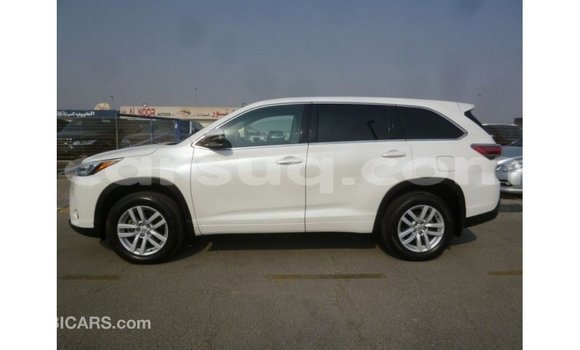 Acheter Import Voiture Toyota Kluger Blanc à Import - Dubai, Barh el Gazel Acheter Import Voiture Toyota Kluger Blanc à Import - Dubai, Barh el Gazel