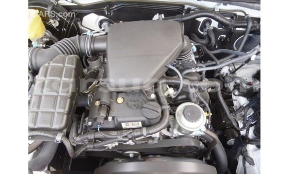 Acheter Import Voiture Toyota Prado Blanc à Import - Dubai, Barh el Gazel Acheter Import Voiture Toyota Prado Blanc à Import - Dubai, Barh el Gazel