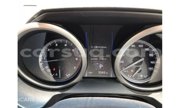 Acheter Import Voiture Toyota Prado Blanc à Import - Dubai, Barh el Gazel Acheter Import Voiture Toyota Prado Blanc à Import - Dubai, Barh el Gazel