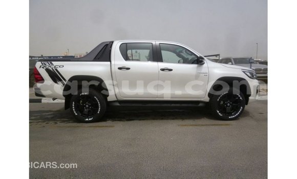 Acheter Import Voiture Toyota Hilux Blanc à Import - Dubai, Barh el Gazel Acheter Import Voiture Toyota Hilux Blanc à Import - Dubai, Barh el Gazel