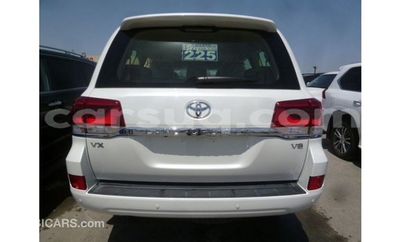 Acheter Import Voiture Toyota Land Cruiser Blanc à Import - Dubai, Barh el Gazel Acheter Import Voiture Toyota Land Cruiser Blanc à Import - Dubai, Barh el Gazel