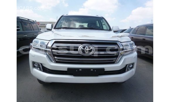 Acheter Import Voiture Toyota Land Cruiser Blanc à Import - Dubai, Barh el Gazel Acheter Import Voiture Toyota Land Cruiser Blanc à Import - Dubai, Barh el Gazel