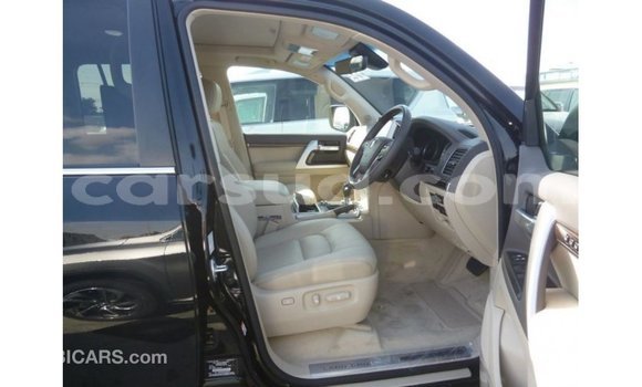 Acheter Import Voiture Toyota Land Cruiser Noir à Import - Dubai, Barh el Gazel Acheter Import Voiture Toyota Land Cruiser Noir à Import - Dubai, Barh el Gazel