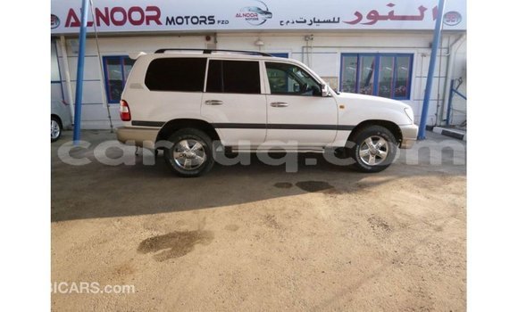 Acheter Import Voiture Toyota Land Cruiser Blanc à Import - Dubai, Barh el Gazel Acheter Import Voiture Toyota Land Cruiser Blanc à Import - Dubai, Barh el Gazel