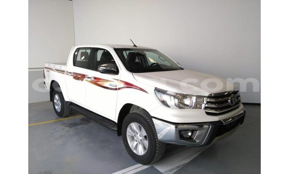 Acheter Import Voiture Toyota Hilux Blanc à Import - Dubai, Barh el Gazel Acheter Import Voiture Toyota Hilux Blanc à Import - Dubai, Barh el Gazel