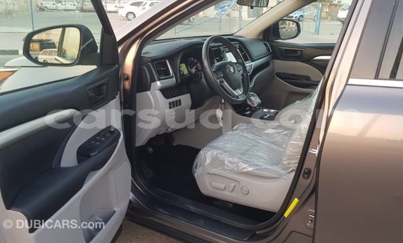 Buy Import Toyota Highlander Other Car in Import - Dubai in Barh el Gazel Buy Import Toyota Highlander Other Car in Import - Dubai in Barh el Gazel