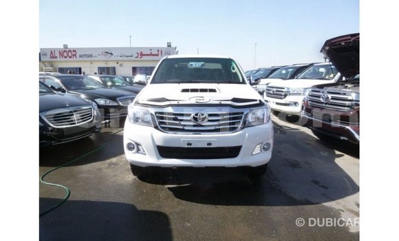 Acheter Import Voiture Toyota Hilux Blanc à Import - Dubai, Barh el Gazel Acheter Import Voiture Toyota Hilux Blanc à Import - Dubai, Barh el Gazel