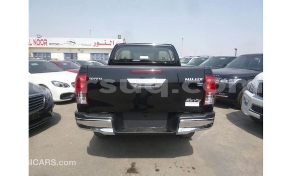 Acheter Import Voiture Toyota Hilux Noir à Import - Dubai, Barh el Gazel Acheter Import Voiture Toyota Hilux Noir à Import - Dubai, Barh el Gazel