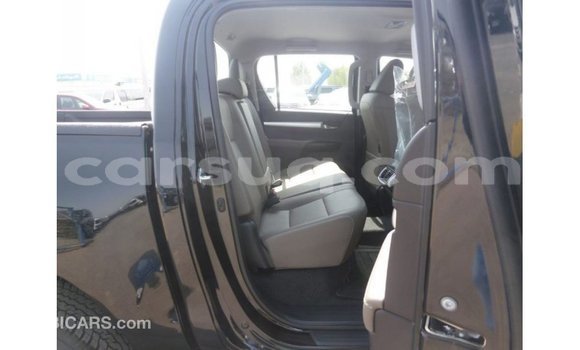 Acheter Import Voiture Toyota Hilux Noir à Import - Dubai, Barh el Gazel Acheter Import Voiture Toyota Hilux Noir à Import - Dubai, Barh el Gazel