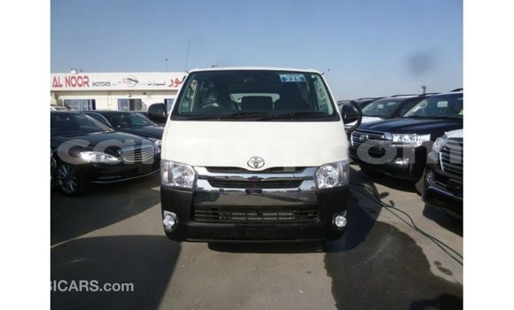 Acheter Import Voiture Toyota Hiace Blanc à Import - Dubai, Barh el Gazel Acheter Import Voiture Toyota Hiace Blanc à Import - Dubai, Barh el Gazel
