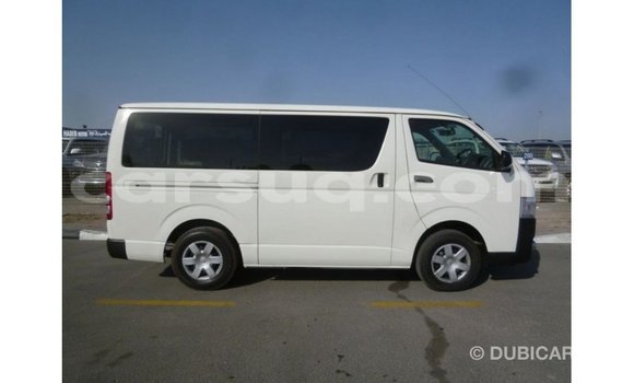 Acheter Import Voiture Toyota Hiace Blanc à Import - Dubai, Barh el Gazel Acheter Import Voiture Toyota Hiace Blanc à Import - Dubai, Barh el Gazel