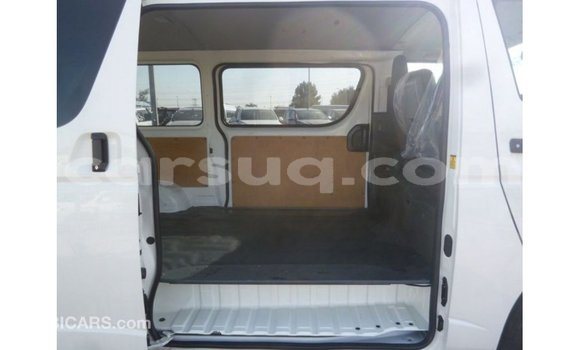 Acheter Import Voiture Toyota Hiace Blanc à Import - Dubai, Barh el Gazel Acheter Import Voiture Toyota Hiace Blanc à Import - Dubai, Barh el Gazel