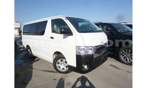 Acheter Import Voiture Toyota Hiace Blanc à Import - Dubai, Barh el Gazel Acheter Import Voiture Toyota Hiace Blanc à Import - Dubai, Barh el Gazel