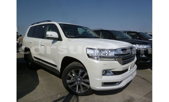 Acheter Import Voiture Toyota Land Cruiser Blanc à Import - Dubai, Barh el Gazel Acheter Import Voiture Toyota Land Cruiser Blanc à Import - Dubai, Barh el Gazel