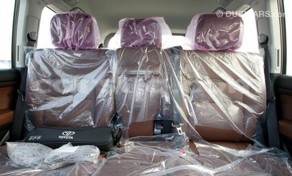 Acheter Import Voiture Toyota Land Cruiser Noir à Import - Dubai, Barh el Gazel Acheter Import Voiture Toyota Land Cruiser Noir à Import - Dubai, Barh el Gazel