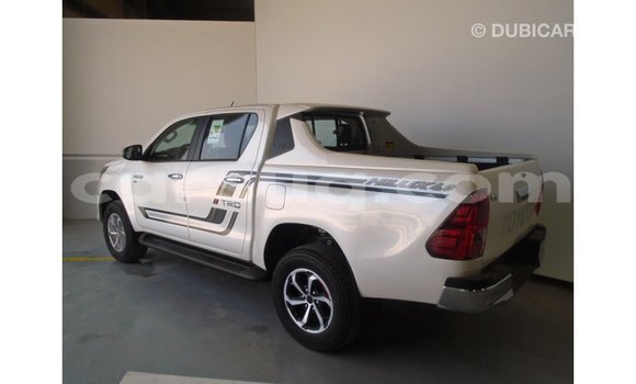 Buy Import Toyota Hilux White Car in Import - Dubai in Barh el Gazel Buy Import Toyota Hilux White Car in Import - Dubai in Barh el Gazel