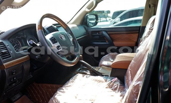 Acheter Import Voiture Toyota Land Cruiser Noir à Import - Dubai, Barh el Gazel Acheter Import Voiture Toyota Land Cruiser Noir à Import - Dubai, Barh el Gazel