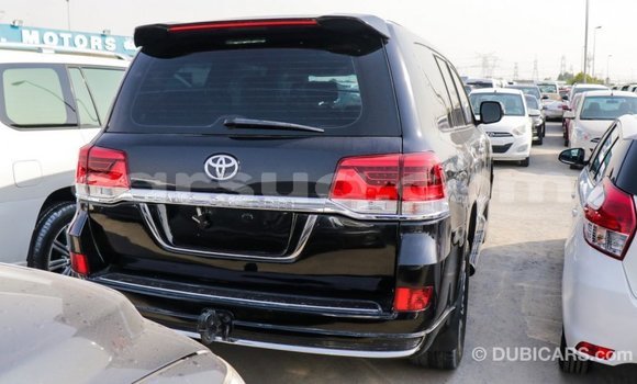 Acheter Import Voiture Toyota Land Cruiser Noir à Import - Dubai, Barh el Gazel Acheter Import Voiture Toyota Land Cruiser Noir à Import - Dubai, Barh el Gazel