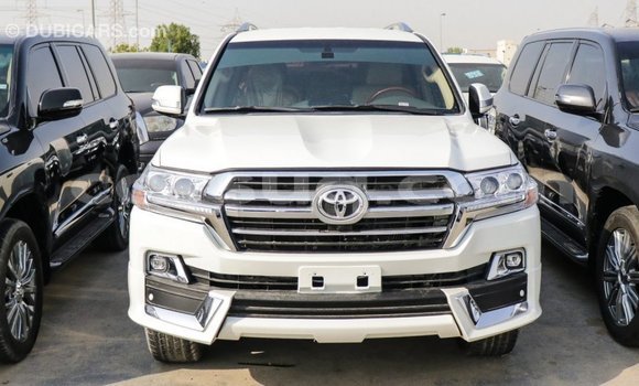 Acheter Import Voiture Toyota Land Cruiser Blanc à Import - Dubai, Barh el Gazel Acheter Import Voiture Toyota Land Cruiser Blanc à Import - Dubai, Barh el Gazel