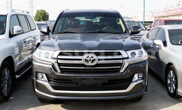 Acheter Import Voiture Toyota Land Cruiser Noir à Import - Dubai, Barh el Gazel Acheter Import Voiture Toyota Land Cruiser Noir à Import - Dubai, Barh el Gazel
