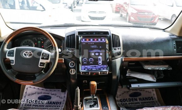Acheter Import Voiture Toyota Land Cruiser Noir à Import - Dubai, Barh el Gazel Acheter Import Voiture Toyota Land Cruiser Noir à Import - Dubai, Barh el Gazel