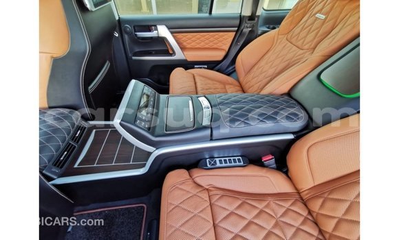 Acheter Import Voiture Toyota Land Cruiser Noir à Import - Dubai, Barh el Gazel Acheter Import Voiture Toyota Land Cruiser Noir à Import - Dubai, Barh el Gazel