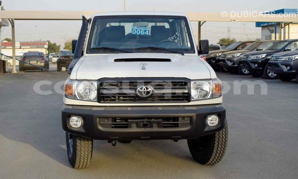 Buy Import Toyota Land Cruiser White Car in Import - Dubai in Barh el Gazel Buy Import Toyota Land Cruiser White Car in Import - Dubai in Barh el Gazel