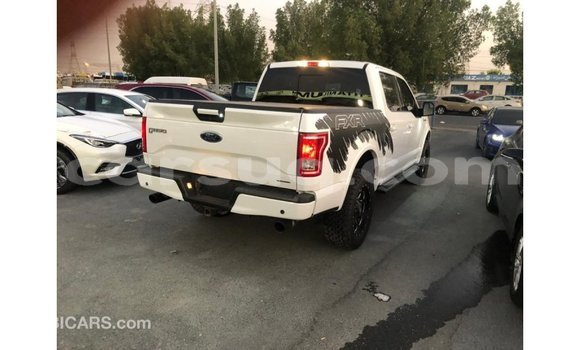 Acheter Import Voiture Ford V8 Blanc à Import - Dubai, Barh el Gazel Acheter Import Voiture Ford V8 Blanc à Import - Dubai, Barh el Gazel