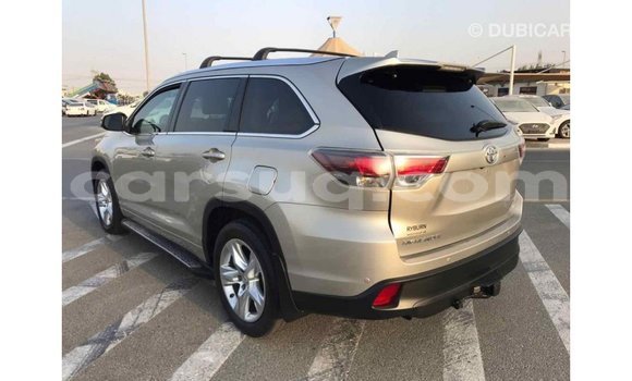 Buy Import Toyota Highlander Beige Car in Import - Dubai in Barh el Gazel Buy Import Toyota Highlander Beige Car in Import - Dubai in Barh el Gazel