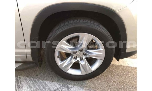 Buy Import Toyota Highlander Beige Car in Import - Dubai in Barh el Gazel Buy Import Toyota Highlander Beige Car in Import - Dubai in Barh el Gazel