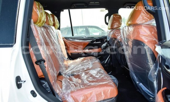 Acheter Import Voiture Lexus LX Blanc à Import - Dubai, Barh el Gazel Acheter Import Voiture Lexus LX Blanc à Import - Dubai, Barh el Gazel