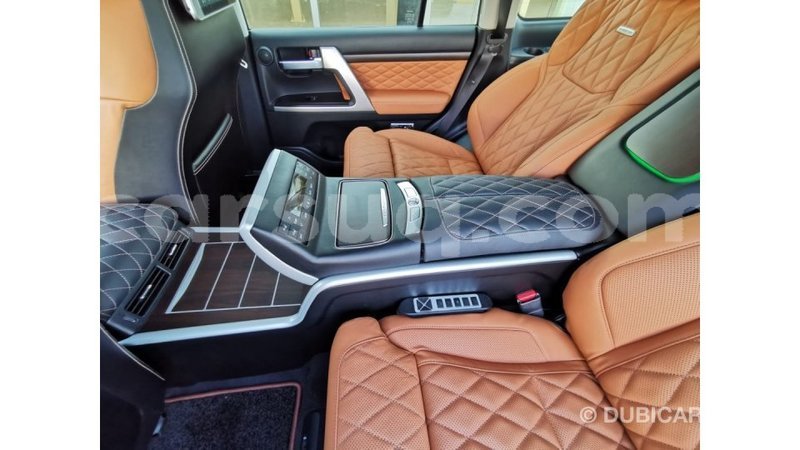 Big with watermark toyota land cruiser barh el gazel import dubai 1319