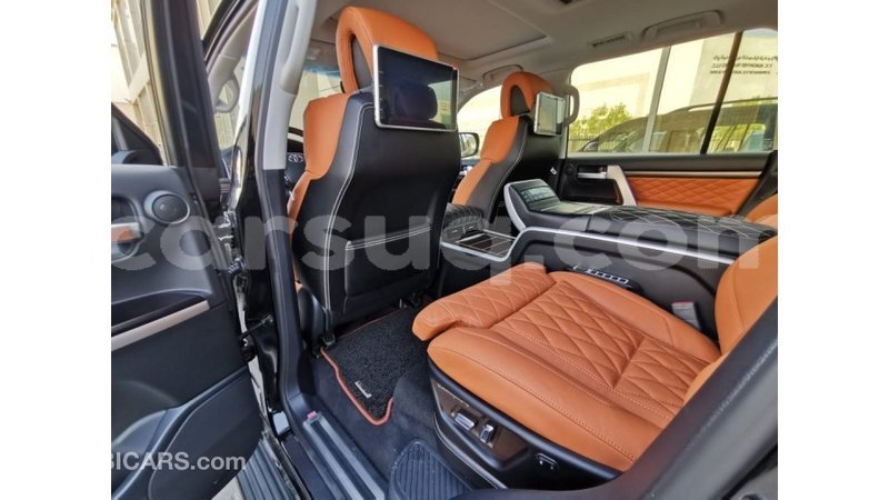 Big with watermark toyota land cruiser barh el gazel import dubai 1319