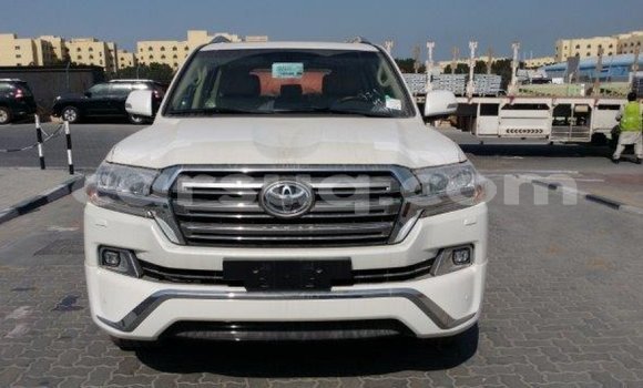 Buy Import Toyota Land Cruiser White Car in Import - Dubai in Barh el Gazel Buy Import Toyota Land Cruiser White Car in Import - Dubai in Barh el Gazel