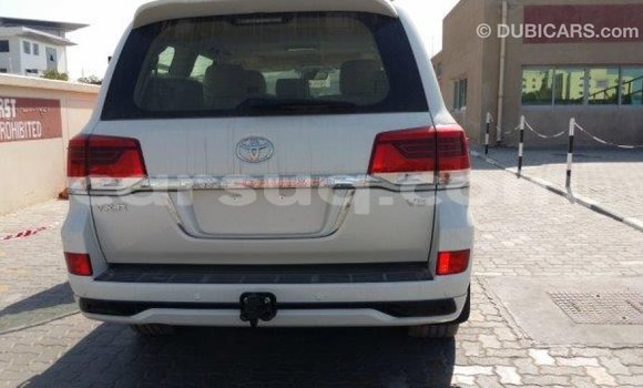 Buy Import Toyota Land Cruiser White Car in Import - Dubai in Barh el Gazel Buy Import Toyota Land Cruiser White Car in Import - Dubai in Barh el Gazel