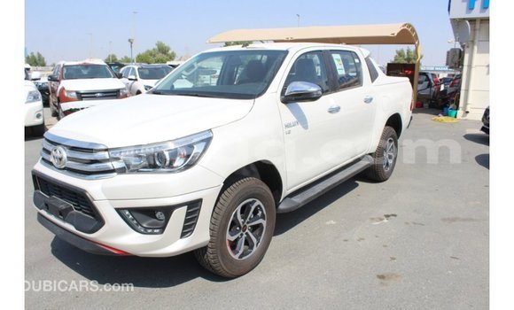 Acheter Import Voiture Toyota Hilux Blanc à Import - Dubai, Barh el Gazel Acheter Import Voiture Toyota Hilux Blanc à Import - Dubai, Barh el Gazel