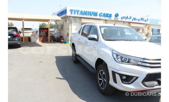 Acheter Import Voiture Toyota Hilux Blanc à Import - Dubai, Barh el Gazel Acheter Import Voiture Toyota Hilux Blanc à Import - Dubai, Barh el Gazel