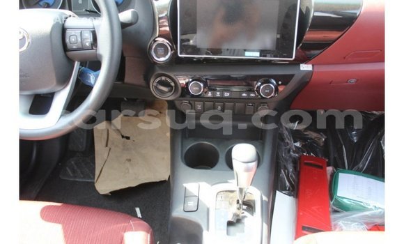 Acheter Import Voiture Toyota Hilux Blanc à Import - Dubai, Barh el Gazel Acheter Import Voiture Toyota Hilux Blanc à Import - Dubai, Barh el Gazel