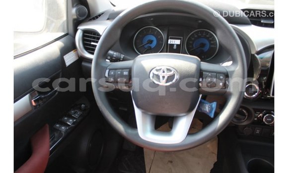Acheter Import Voiture Toyota Hilux Blanc à Import - Dubai, Barh el Gazel Acheter Import Voiture Toyota Hilux Blanc à Import - Dubai, Barh el Gazel