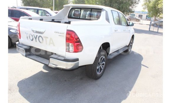 Acheter Import Voiture Toyota Hilux Blanc à Import - Dubai, Barh el Gazel Acheter Import Voiture Toyota Hilux Blanc à Import - Dubai, Barh el Gazel