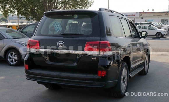 Acheter Import Voiture Toyota Land Cruiser Noir à Import - Dubai, Barh el Gazel Acheter Import Voiture Toyota Land Cruiser Noir à Import - Dubai, Barh el Gazel