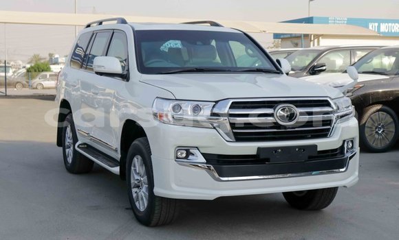 Buy Import Toyota Land Cruiser White Car in Import - Dubai in Barh el Gazel Buy Import Toyota Land Cruiser White Car in Import - Dubai in Barh el Gazel